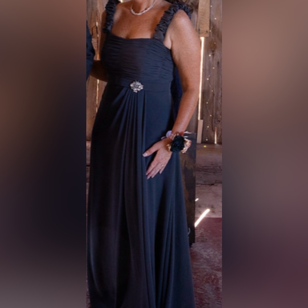 Elegant Gray Evening Gown, Mother of Bride or Groom Dress 12 - Picture 9 of 10